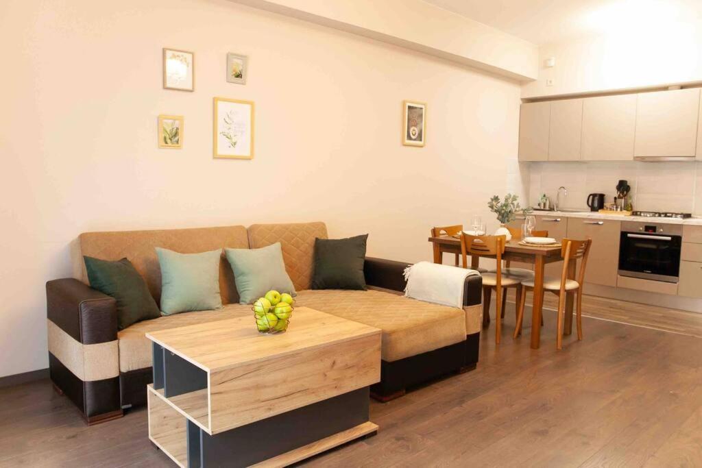 Gg Home - Cozy 1 Bedroom Apartment On Kazbegi Avenue 15 Тбілісі Екстер'єр фото